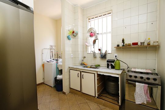 Cozinha de apartamento à venda com 2 quartos, 53m² em Carlos Prates, Belo Horizonte