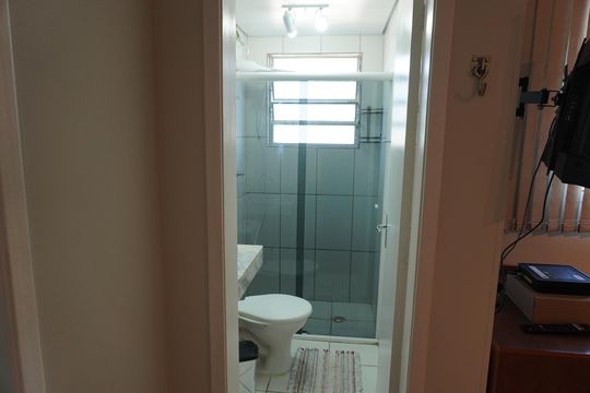 Banheiro de apartamento para alugar com 2 quartos, 50m² em Jardim Brasil, São Carlos