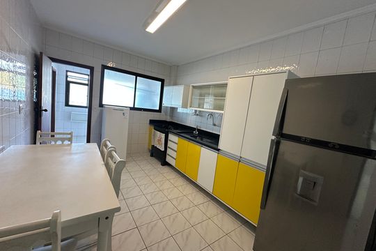 Cozinha de apartamento para alugar com 3 quartos, 144m² em Itararé, São Vicente