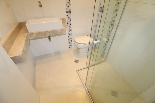 Banheiro de apartamento para alugar com 1 quarto, 47m² em Centro, São José dos Campos