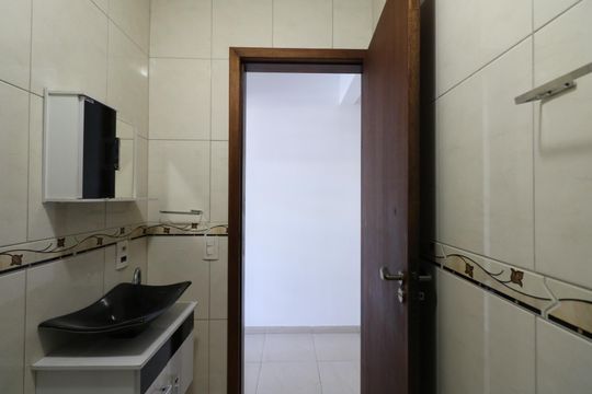 Banheiro de kitnet/studio para alugar com 1 quarto, 70m² em Vila Padre Anchieta, Diadema