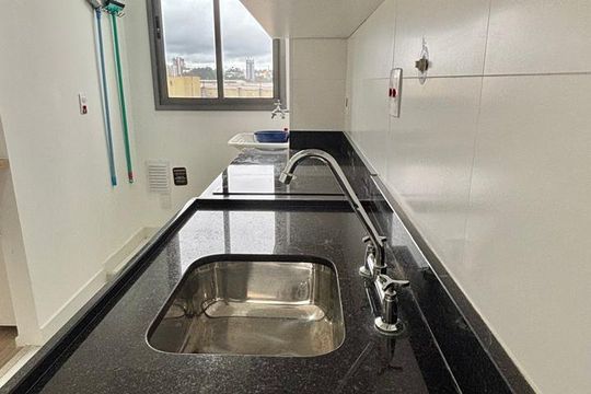 Cozinha de apartamento para alugar com 1 quarto, 34m² em Vila Mogilar, Mogi das Cruzes