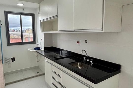 Cozinha de apartamento para alugar com 1 quarto, 34m² em Vila Mogilar, Mogi das Cruzes