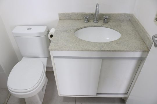Banheiro 1 de apartamento para alugar com 2 quartos, 68m² em Vila Romana, São Paulo