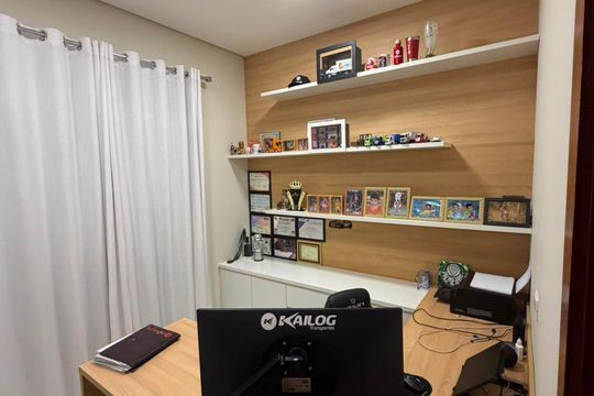 Escritório de casa de condomínio para alugar com 2 quartos, 345m² em Residencial Morada dos Lagos, Barueri