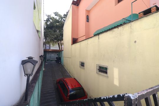 Garagem de casa à venda com 3 quartos, 275m² em Jardim das Maravilhas, Santo André