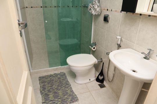 banheiro 4 de casa à venda com 4 quartos, 210m² em Recreio dos Bandeirantes, Rio de Janeiro