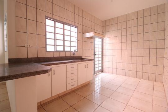 Cozinha de casa para alugar com 4 quartos, 200m² em Jardim Patricia, Uberlândia