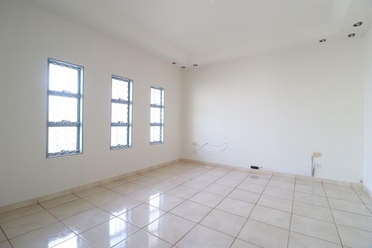 Sala de casa para alugar com 4 quartos, 200m² em Jardim Patricia, Uberlândia