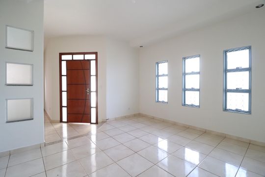 Casa para alugar com 4 quartos, 200m² em Jardim Patricia, Uberlândia
