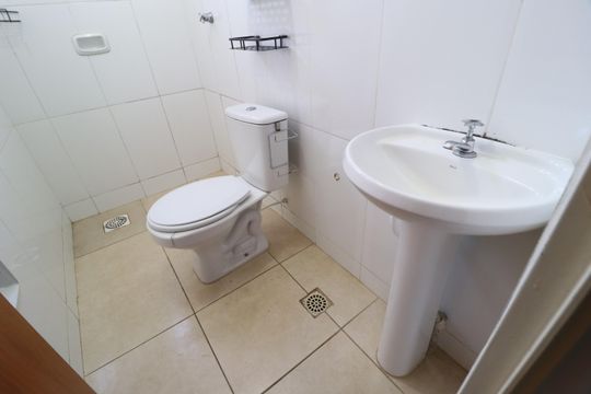 Banheiro de apartamento para alugar com 1 quarto, 50m² em Jardim Patricia, Uberlândia