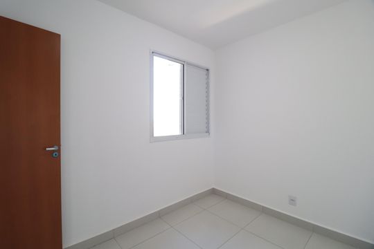 Quarto 1 de apartamento para alugar com 2 quartos, 58m² em Novo Mundo, Uberlândia
