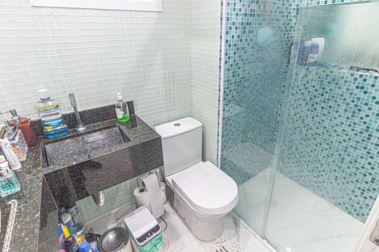 Banheiro de casa para alugar com 2 quartos, 170m² em Água Rasa, São Paulo