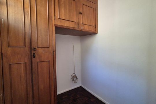 Quarto de serviço de apartamento para alugar com 3 quartos, 85m² em Santa Efigênia, Belo Horizonte