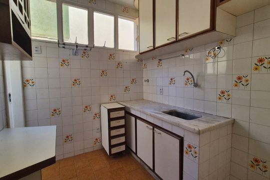 Cozinha de apartamento para alugar com 3 quartos, 85m² em Santa Efigênia, Belo Horizonte