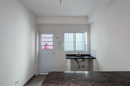 Sala e Cozinha de casa para alugar com 1 quarto, 35m² em Vila das Belezas, São Paulo