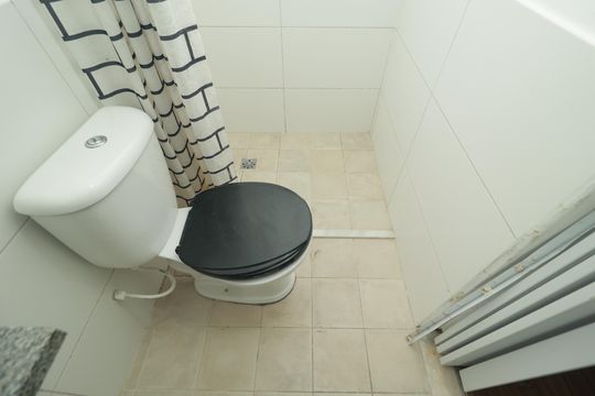 Banheiro de kitnet/studio para alugar com 1 quarto, 20m² em Cambuci, São Paulo