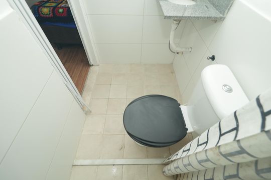 Banheiro de kitnet/studio para alugar com 1 quarto, 20m² em Cambuci, São Paulo