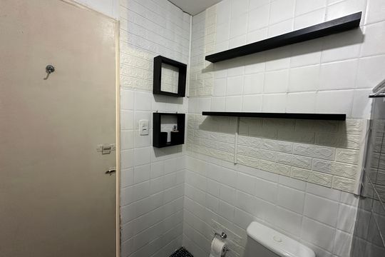 Banheiro de apartamento para alugar com 1 quarto, 38m² em Centro, São Vicente