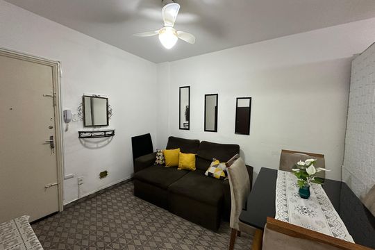 Sala de apartamento para alugar com 1 quarto, 38m² em Centro, São Vicente