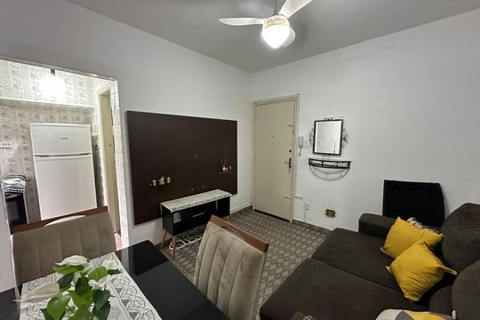 Sala de apartamento para alugar com 1 quarto, 38m² em Centro, São Vicente