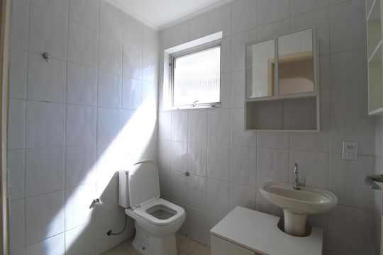 Banheiro de apartamento para alugar com 1 quarto, 60m² em Moema, São Paulo
