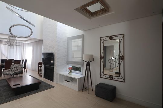 Sala de casa de condomínio para alugar com 4 quartos, 276m² em Neópolis, Gravataí