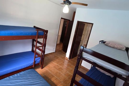 Quarto de casa para alugar com 4 quartos, 300m² em Enseada, Guarujá