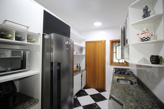 Cozinha de casa para alugar com 4 quartos, 100m² em Parque Santa Fé, Porto Alegre