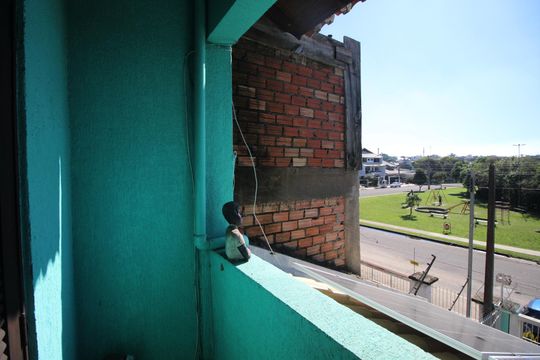 Sacada de casa para alugar com 4 quartos, 100m² em Parque Santa Fé, Porto Alegre