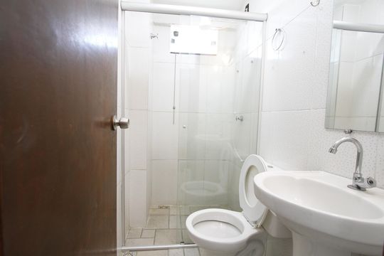 Banheiro de kitnet/studio para alugar com 1 quarto, 35m² em João Pinheiro, Belo Horizonte