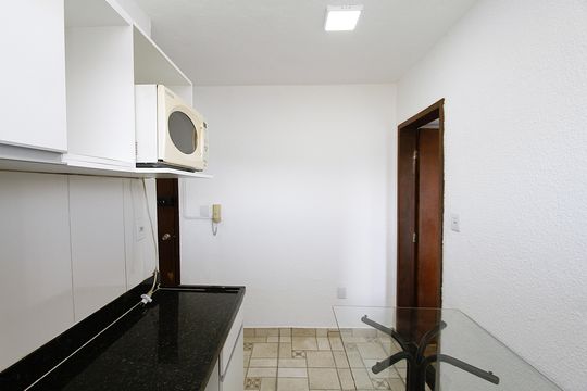 Cozinha de kitnet/studio para alugar com 1 quarto, 35m² em João Pinheiro, Belo Horizonte