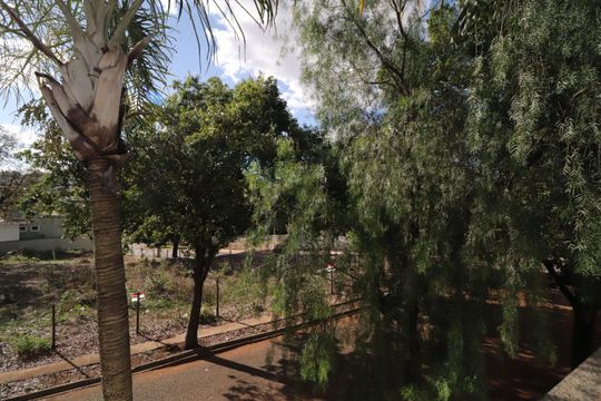Vista de casa para alugar com 3 quartos, 140m² em Jardim Karaíba, Uberlândia