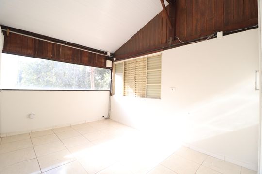 Quarto 3 de casa para alugar com 3 quartos, 140m² em Jardim Karaíba, Uberlândia