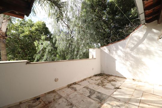 Área de Serviço de casa para alugar com 3 quartos, 140m² em Jardim Karaíba, Uberlândia