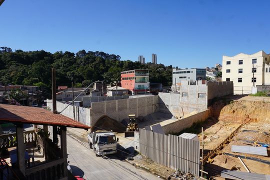 Vista do Quarto 1 de casa para alugar com 2 quartos, 50m² em Parque Pirajussara, Embu das Artes