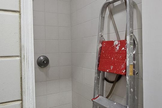 Banheiro de apartamento à venda com 1 quarto, 60m² em Grajaú, Rio de Janeiro