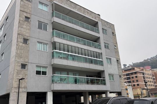 Fachada do bloco de apartamento para alugar com 2 quartos, 72m² em Valparaíso, Petrópolis