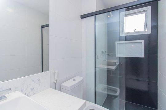 Banheiro de apartamento à venda com 2 quartos, 84m² em Vila Dom Pedro I, São Paulo