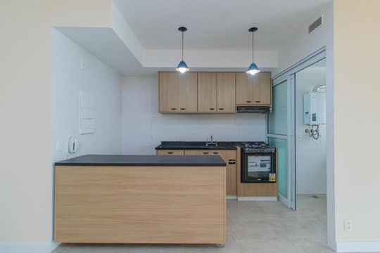 Cozinha de apartamento à venda com 2 quartos, 84m² em Vila Dom Pedro I, São Paulo