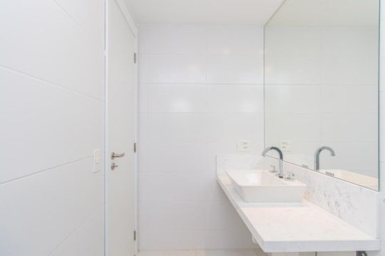Banheiro de apartamento à venda com 2 quartos, 84m² em Vila Dom Pedro I, São Paulo