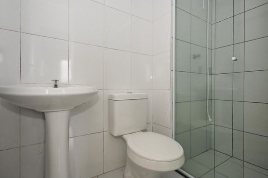 Banheiro Banheiro de apartamento para alugar com 2 quartos, 47m² em Vila das Belezas, São Paulo