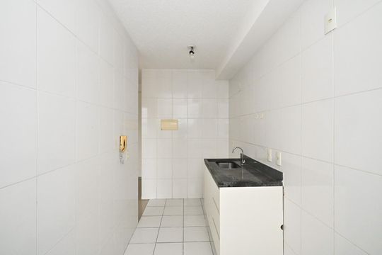Cozinha de apartamento para alugar com 2 quartos, 47m² em Vila das Belezas, São Paulo