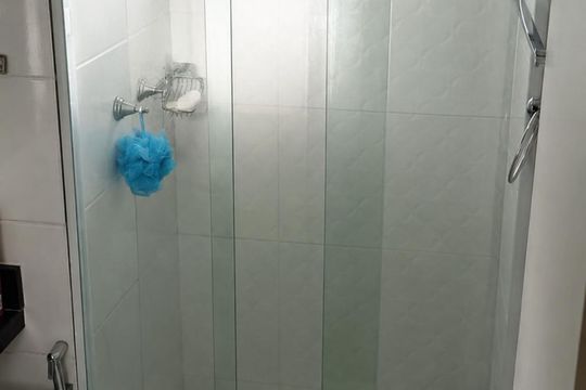 Banheiro de apartamento para alugar com 2 quartos, 50m² em Parque Joquei Club, Campos dos Goytacazes