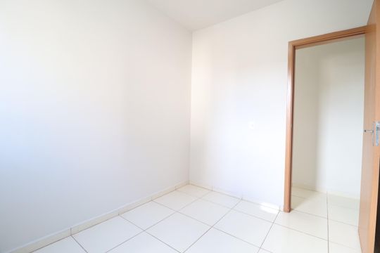 Quarto 2 de apartamento para alugar com 2 quartos, 45m² em Laranjeiras, Uberlândia