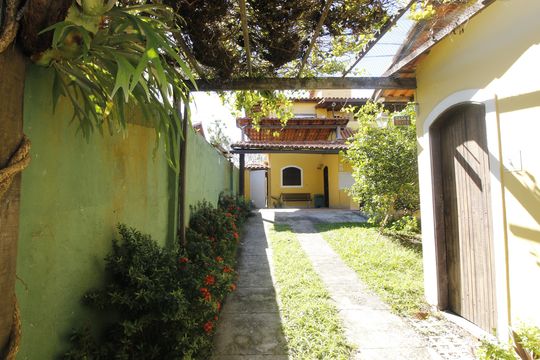Casa de Condomínio para alugar com 3 quartos, 65m² em Caminho de Búzios, Cabo Frio