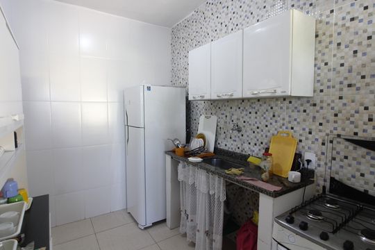 Cozinha de casa de condomínio para alugar com 3 quartos, 65m² em Caminho de Búzios, Cabo Frio