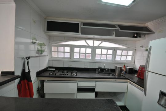 Cozinha de casa para alugar com 2 quartos, 65m² em Vila Irmaos Arnoni, São Paulo
