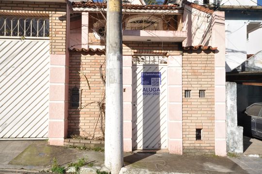 Fachada de casa para alugar com 2 quartos, 65m² em Vila Irmaos Arnoni, São Paulo