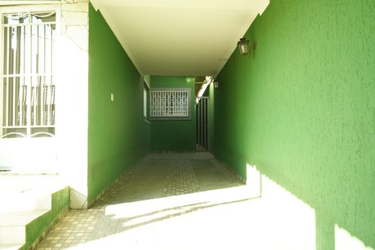 Garagem de casa à venda com 2 quartos, 210m² em Penha de França, São Paulo